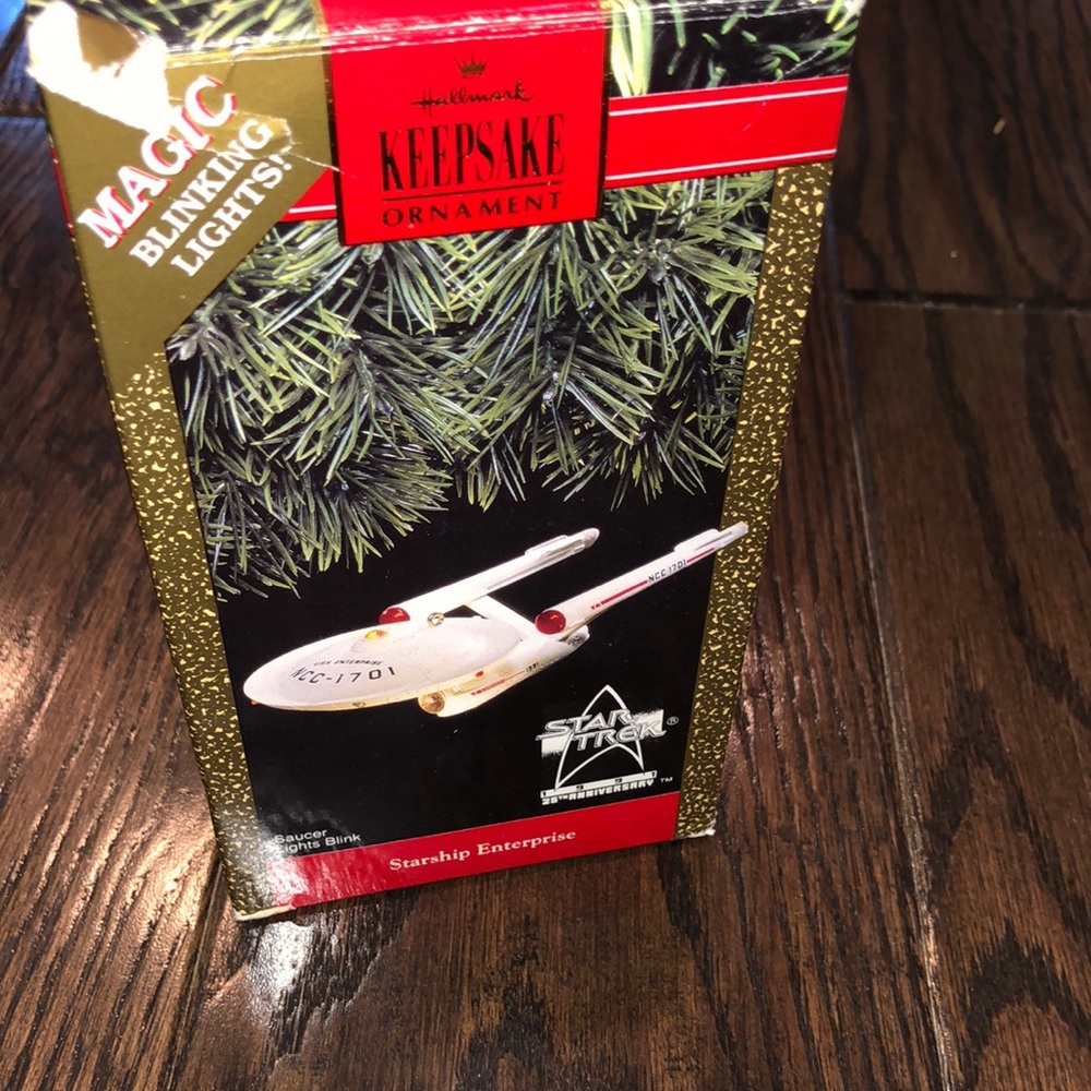 Hallmark keepsake ornament Star Trek starship enterprise